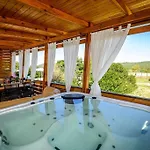 Holiday home Cozy And Chic Little House With Pool Ivinj - 4 *