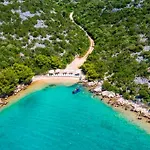 Holiday home Cozy And Chic Little House With Pool Ivinj - 4