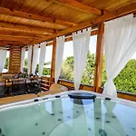 Cozy And Chic Little House With Pool Ivinj - 4 *