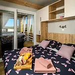 Cozy And Chic Little House With Pool Ivinj - 4 Tisno