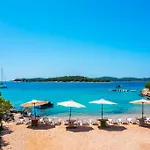 Cozy And Chic Little House With Pool Ivinj - 4 Holiday home *