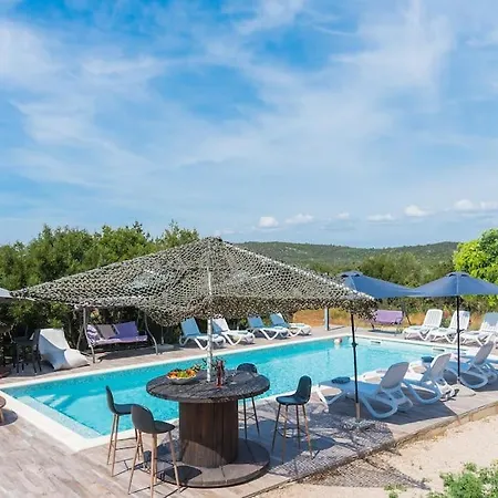 Cozy And Chic Little House With Pool Ivinj - 4 * Tisno