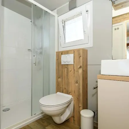 Cozy And Chic Little House With Pool Ivinj - 4 *