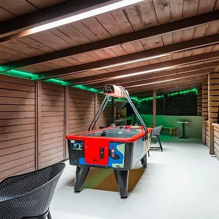 Cozy And Chic Little House With Pool Ivinj - 4 Holiday home