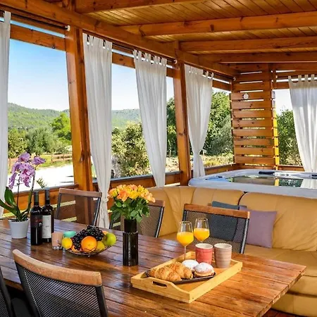 Holiday home Cozy And Chic Little House With Pool Ivinj - 4