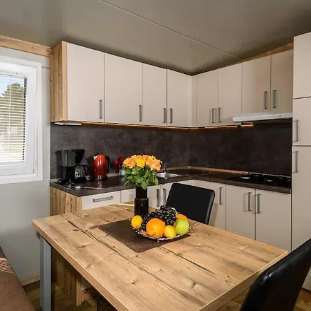 Cozy And Chic Little House With Pool Ivinj - 4 Tisno
