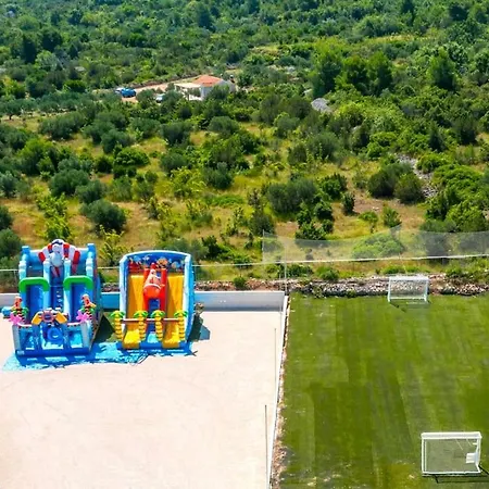 Cozy And Chic Little House With Pool Ivinj - 4 *