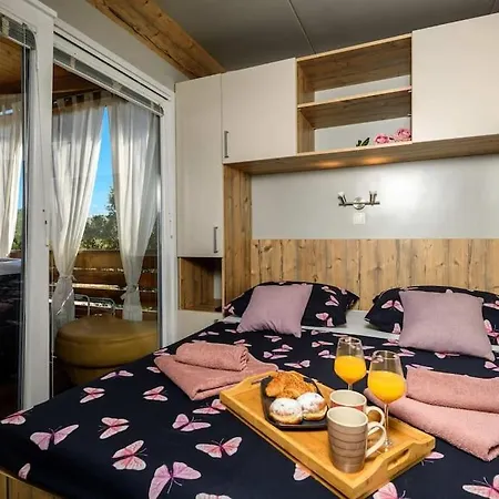 Cozy And Chic Little House With Pool Ivinj - 4 Holiday home