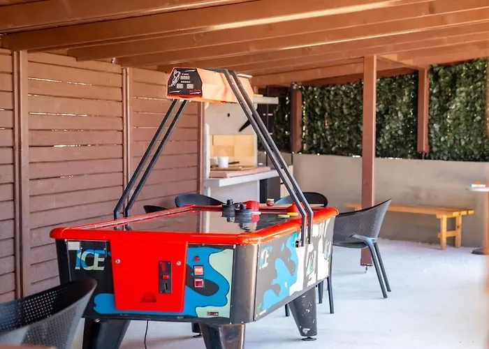 Cozy And Chic Little House With Pool Ivinj - 4 펜션 티스노