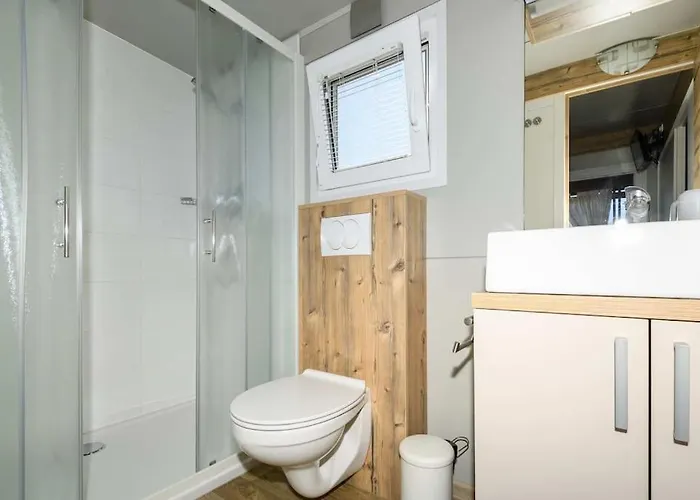 Cozy And Chic Little House With Pool Ivinj - 4 티스노