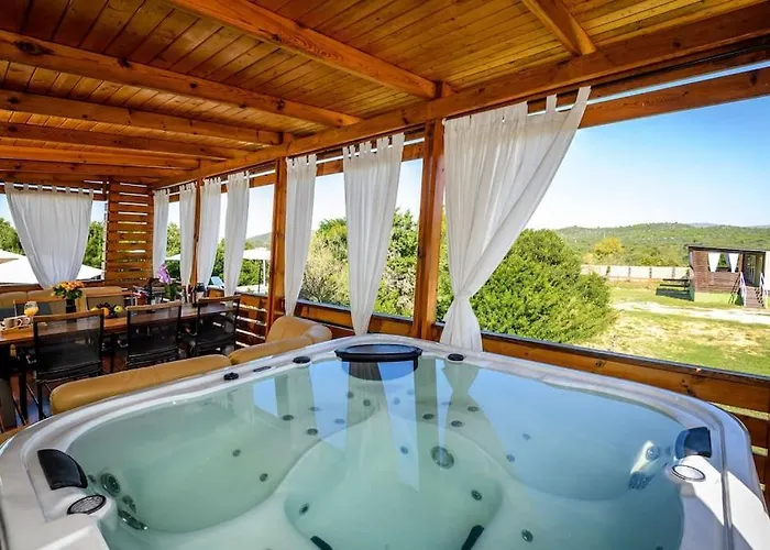 펜션 Cozy And Chic Little House With Pool Ivinj - 4 *