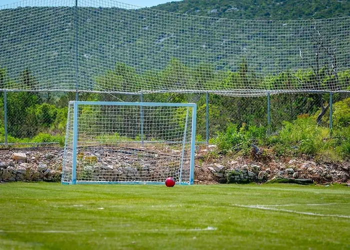 Cozy And Chic Little House With Pool Ivinj - 4 펜션 *