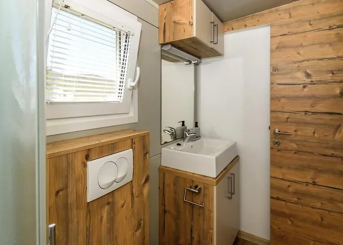 Cozy And Chic Little House With Pool Ivinj - 4 티스노