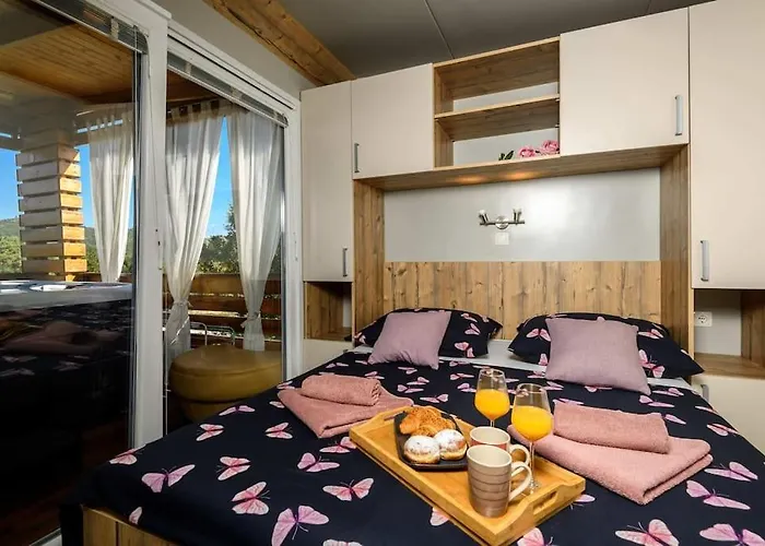 Cozy And Chic Little House With Pool Ivinj - 4 펜션